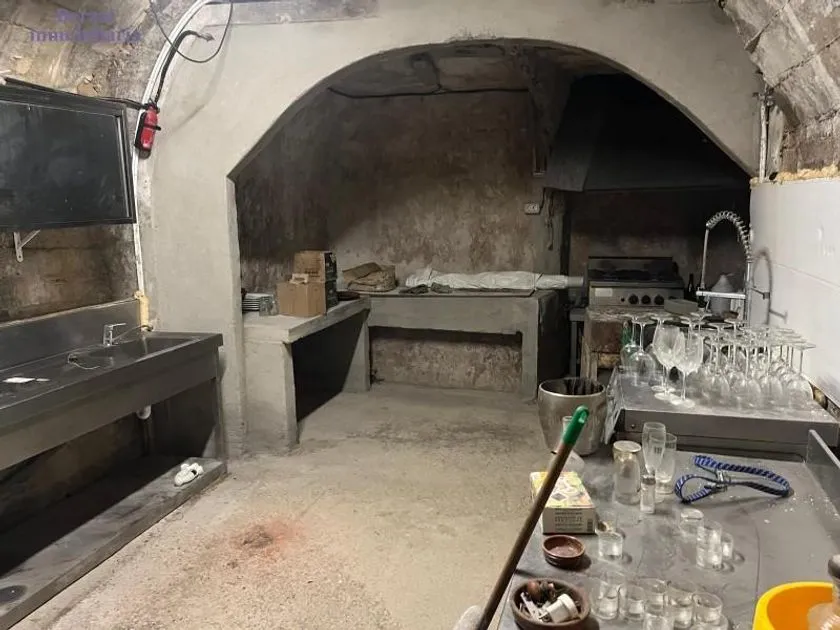 Pièces - Bodega with Bar and Restaurant in Baños de Ebro