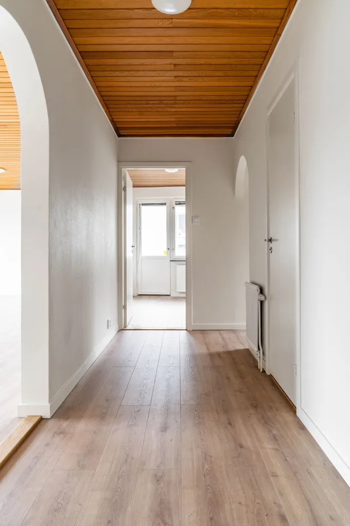 Esik - Renovated Brick House with Potential in Glimåkra