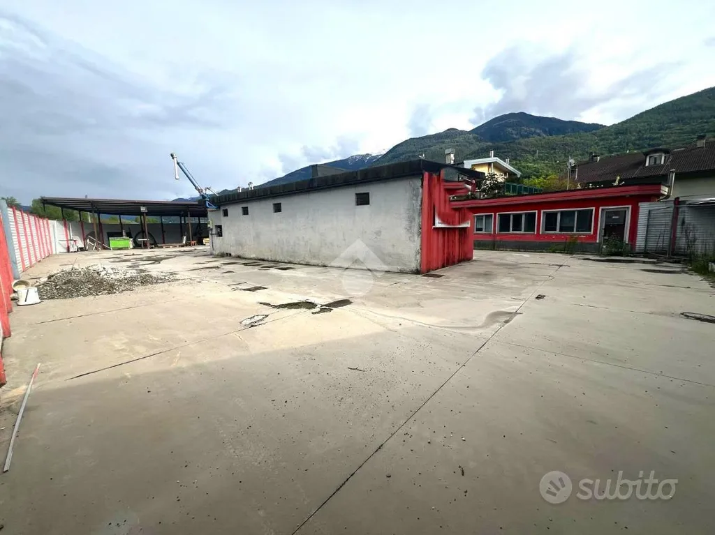 2-room commercial property in IT
