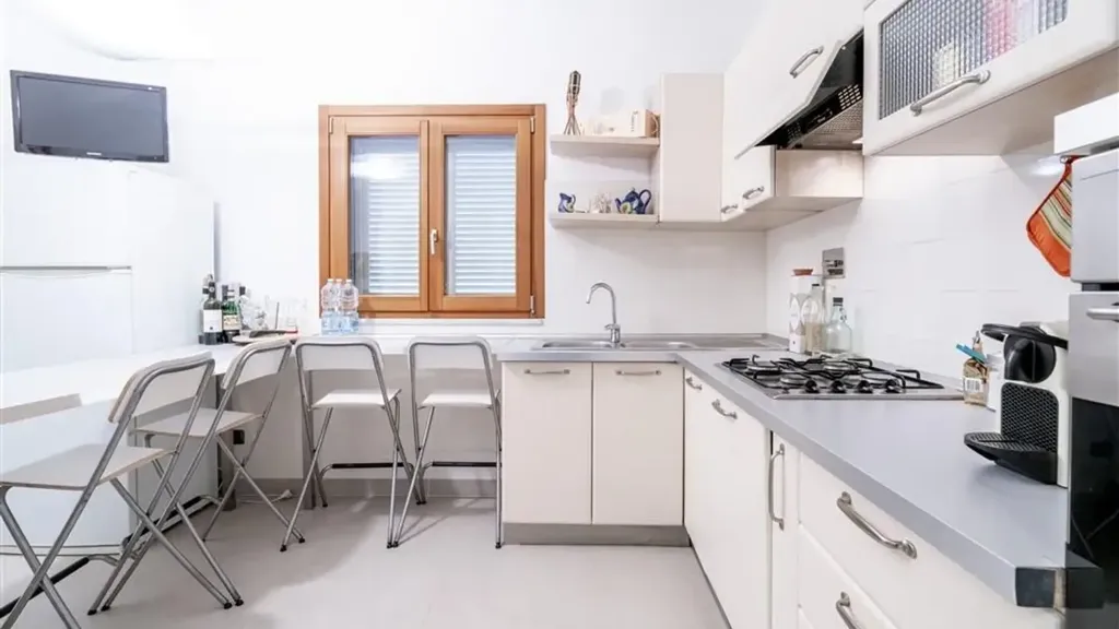 Cuisine - Spacious Apartment with Garden in Montignoso