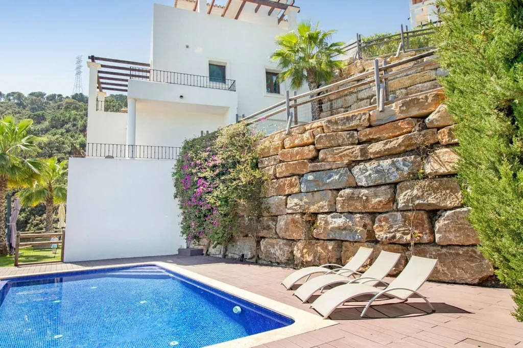 Bassein - Andalucian Villa with Pool in Benahavís