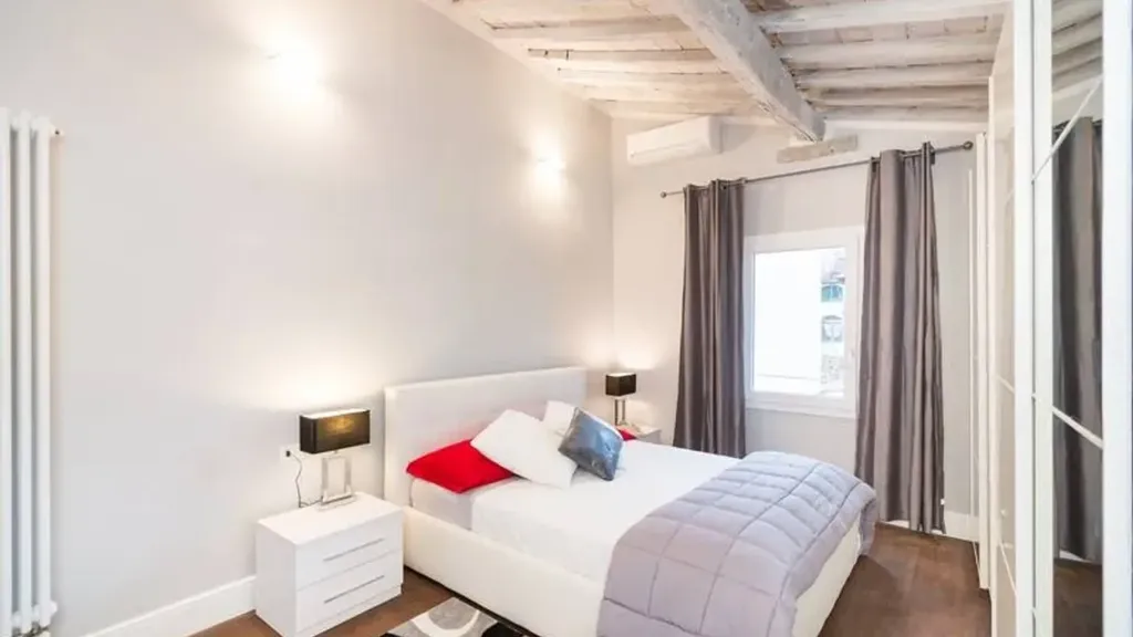 Chambres - Restored Apartment with Terrace in Florence Centre