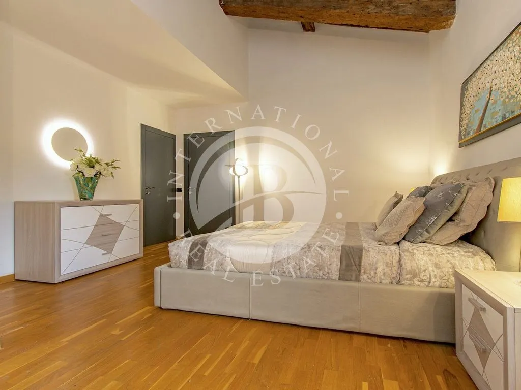 Bedrooms - Luxury Apartment with Pool in Lucca, Tuscany