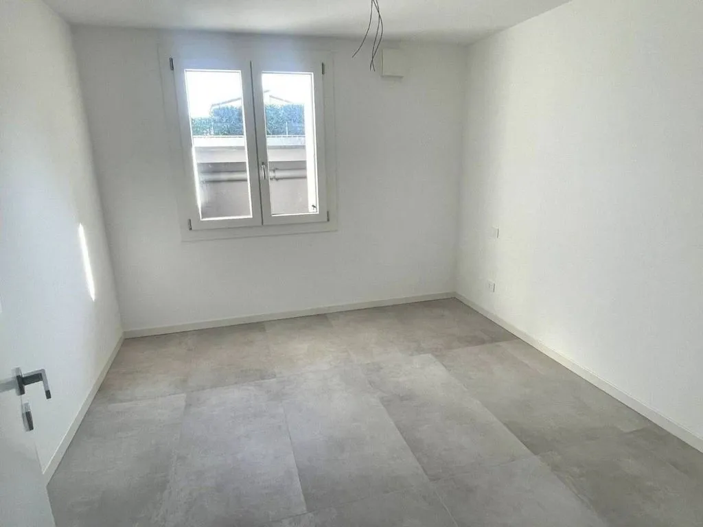 Pièces - Luxury Flat with Pool in Bardolino