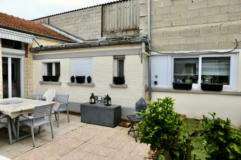 Terrass - 4-Piece House with Garden in Reims Chalet