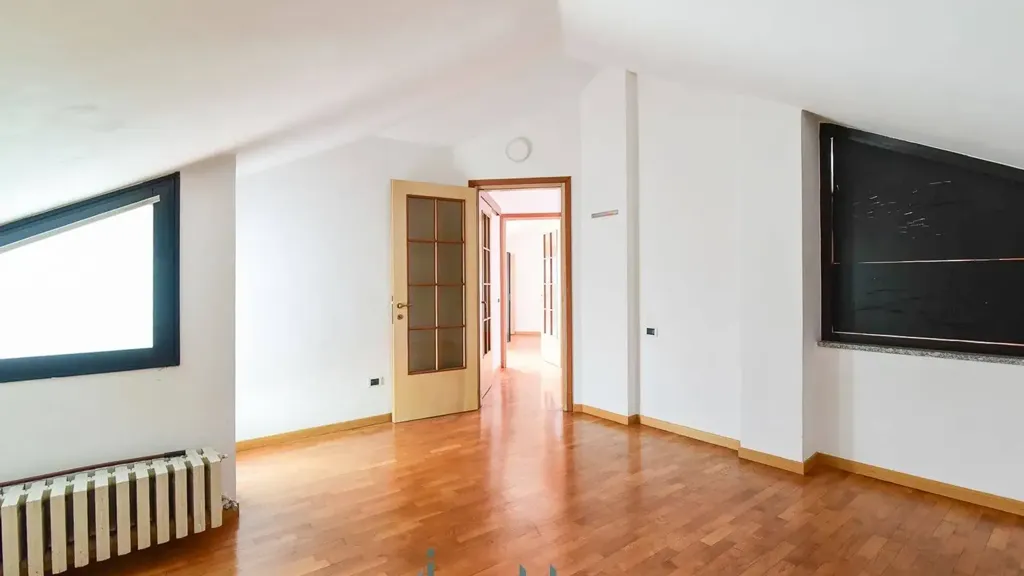 Toad - Semi-detached House with Garden in Giussano