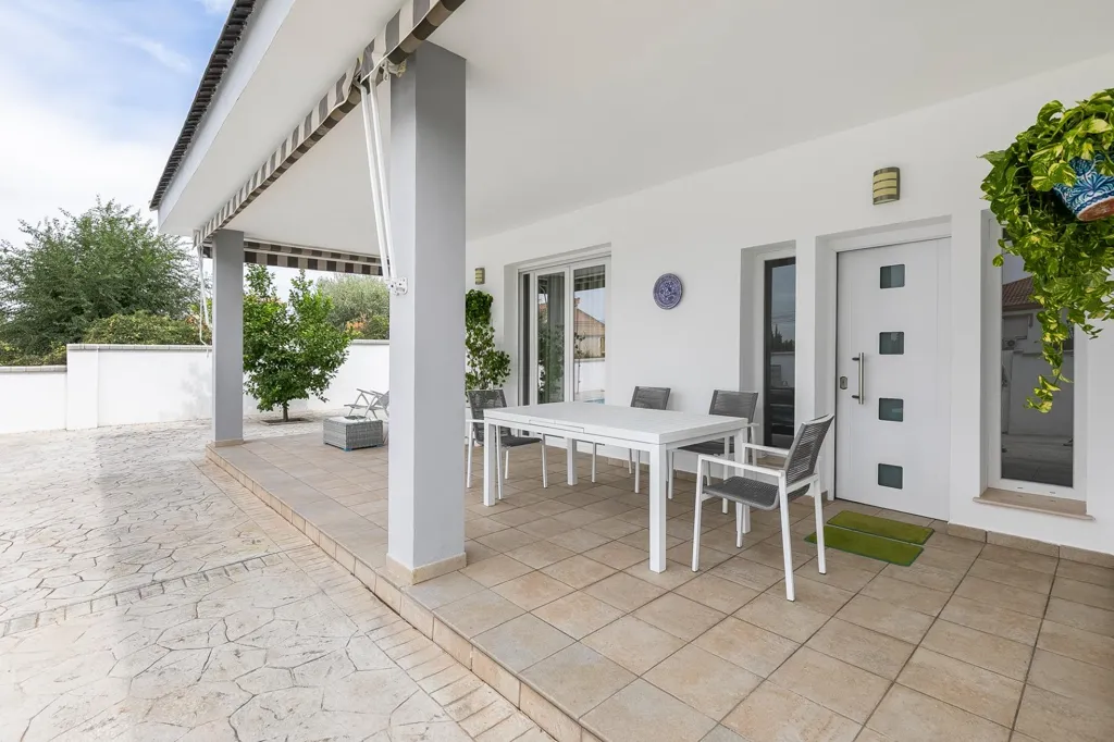 Terrasse - Contemporary Chalet with Pool in Historic Centre