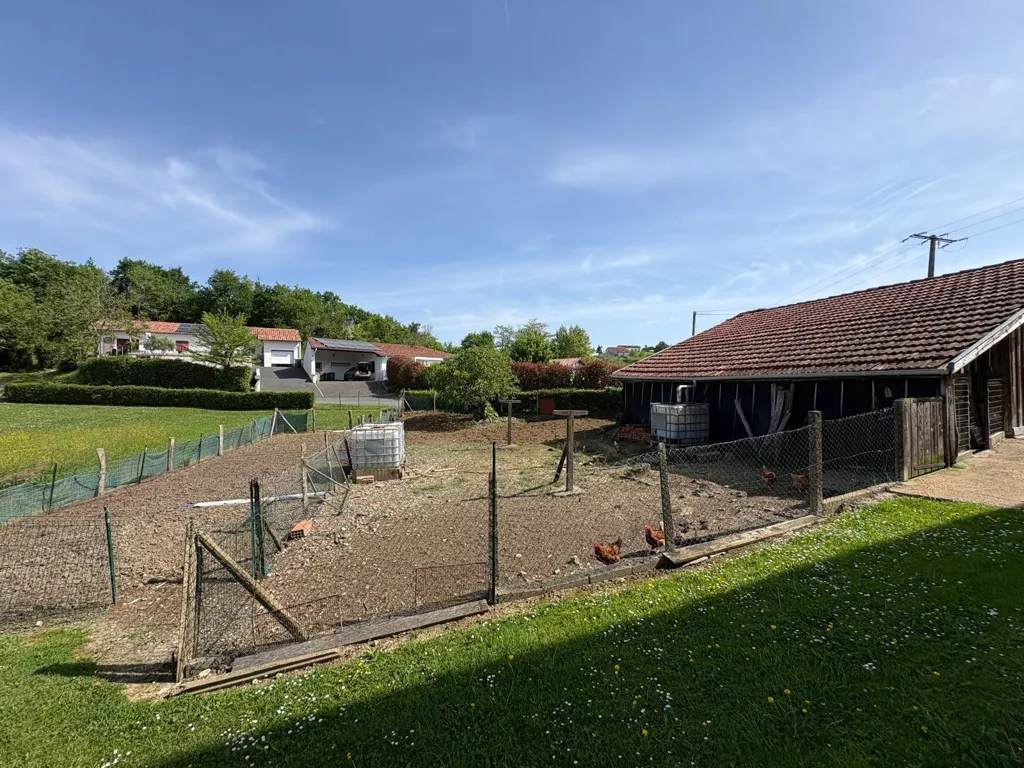 Giardino - 4-Bedroom House with Garden in Lahonce