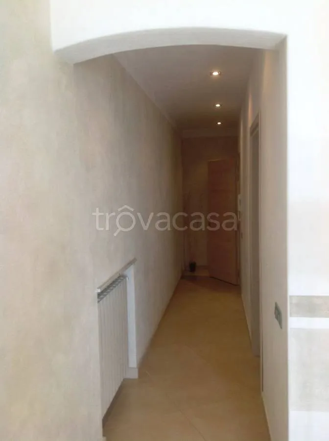 Esik - Rented Seafront Apartment in Noli