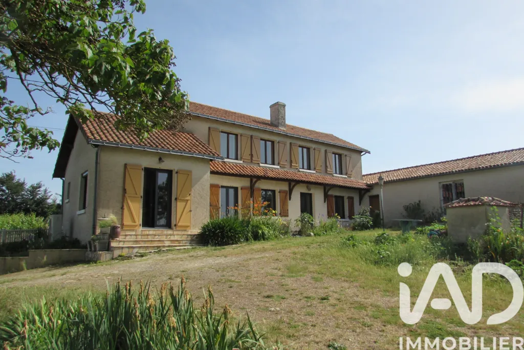Extérieur - Maison de Campagne avec Vue Dégagée à Berrie