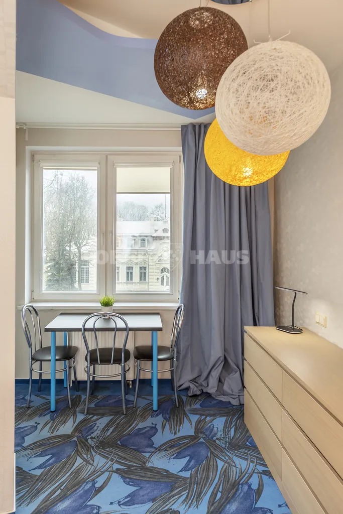 Salle à manger - Designer Flat with Art in Vilnius Old Town