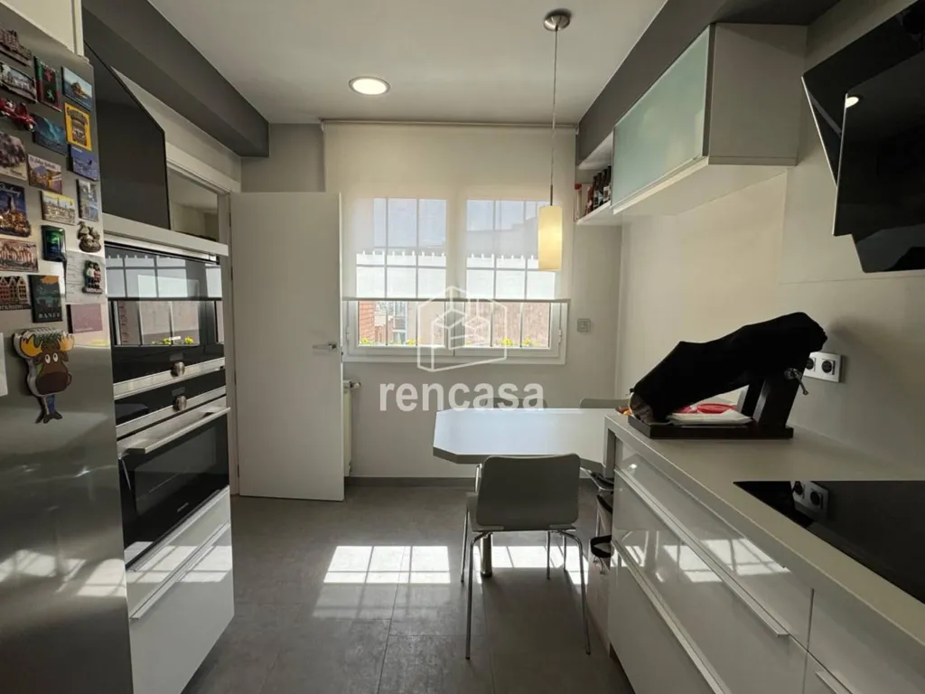 Köök - South-Facing Duplex Apartment with Balcony in Prat de la Riba