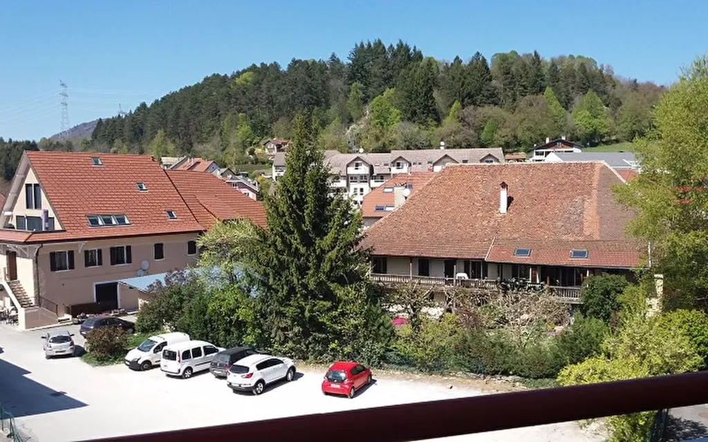 Balcon - Appartement T2 avec Balcons au Centre de Cruseilles