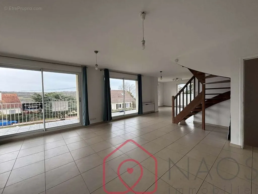 Séjour - Maison Bord de Mer avec Grand Potentiel à 118 m²