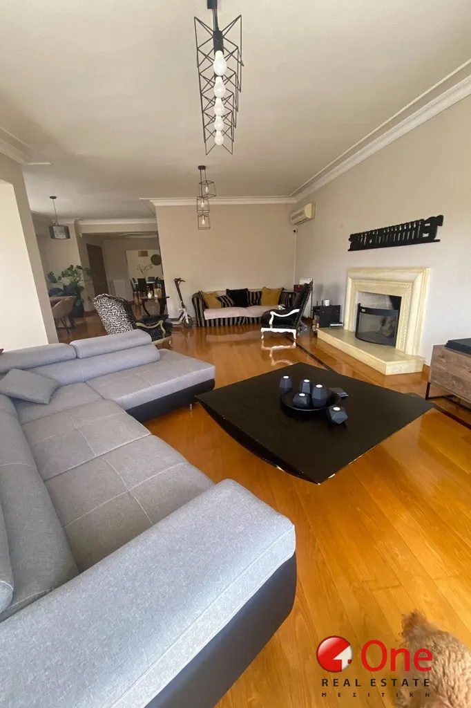 Soggiorno - Neoclassical Maisonette with Park View in Voula
