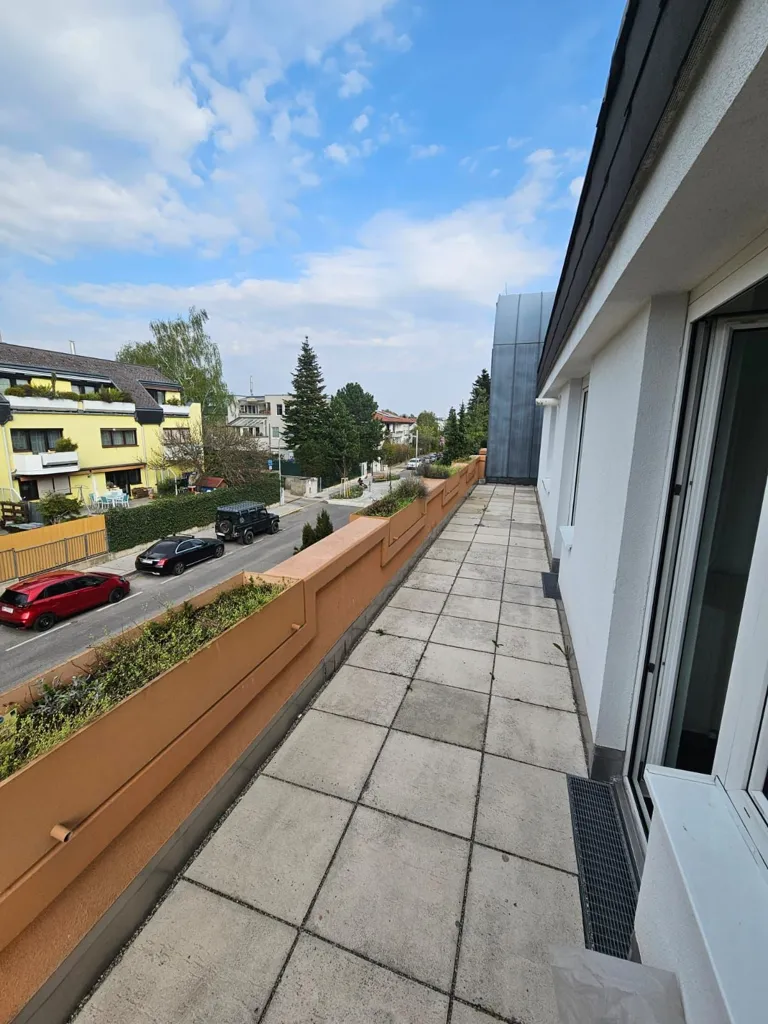 Balcon - Sunlit Apartment with Balconies in Quiet Area