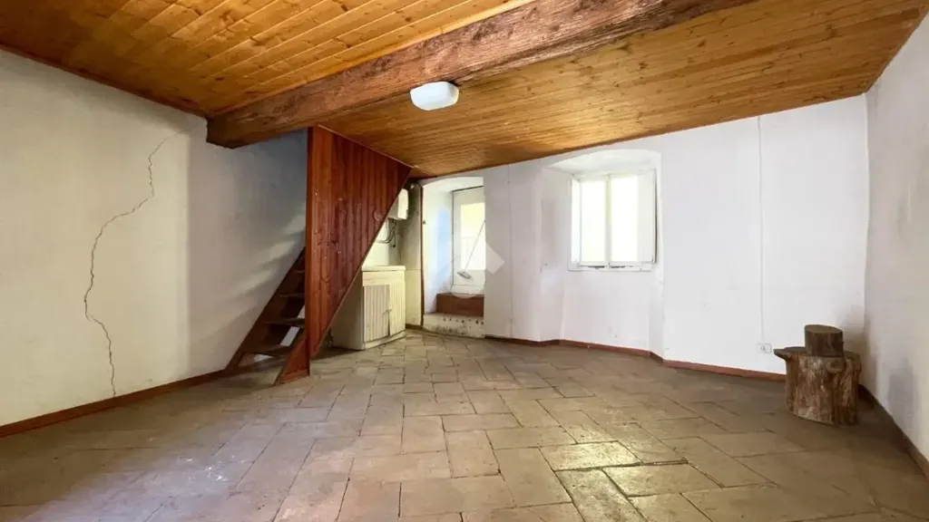 Pièces - Terraced Rustic House in Bisuschio