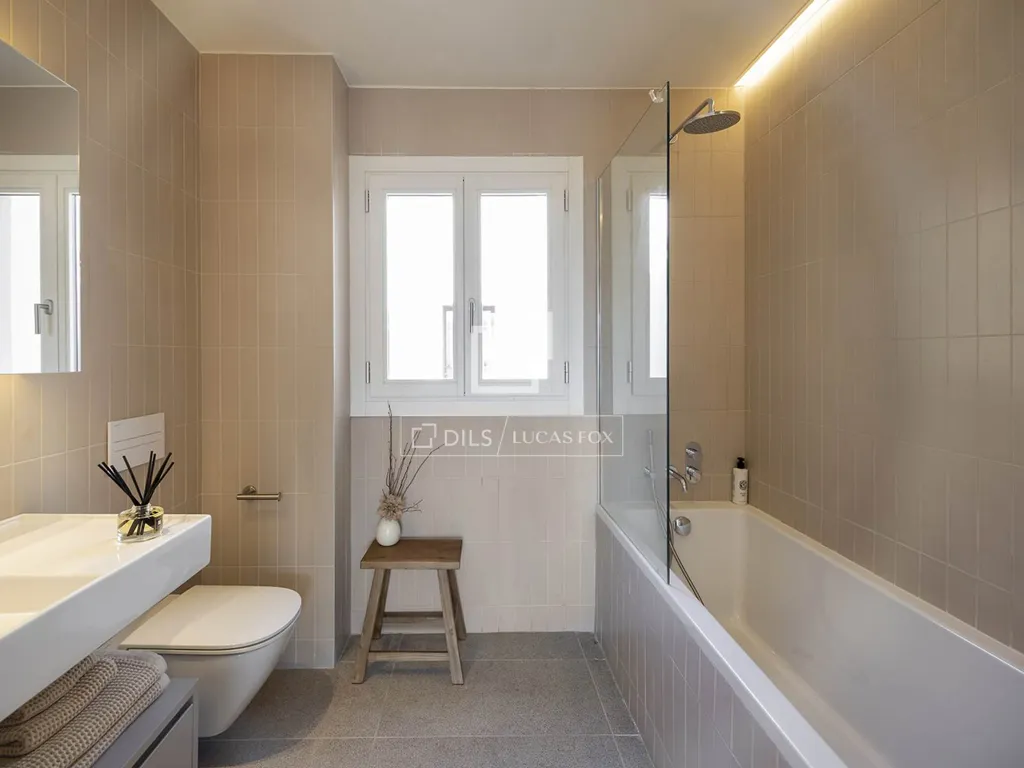Salles de bain - Renovated Apartment with Terrace in Eixample Right