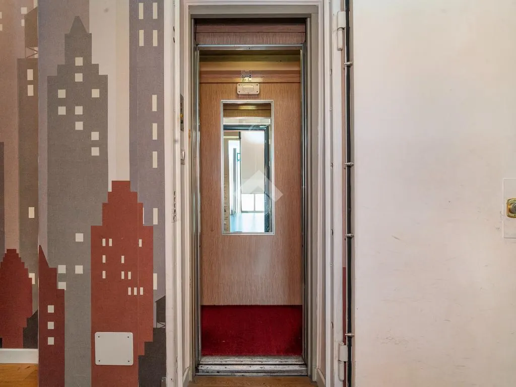 Esik - Panoramic Penthouse with Terrace in Turin