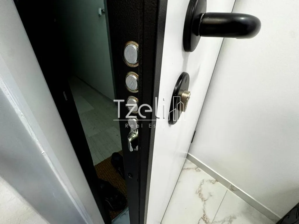 Ingresso - Renovated Studio with Balcony in Patras Centre