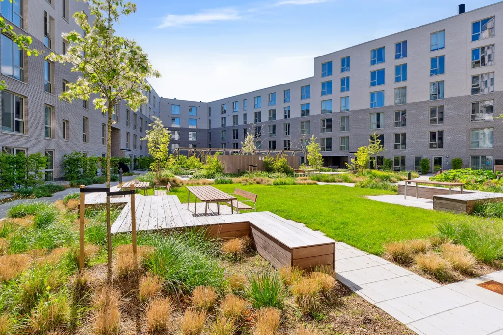 Garden - Modern Flat with Balcony near Bella Center