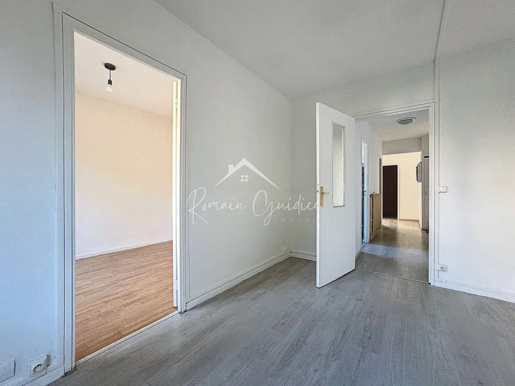 Pièces - Appartement F3 avec Vue sur la Poncho d’Agast à Millau