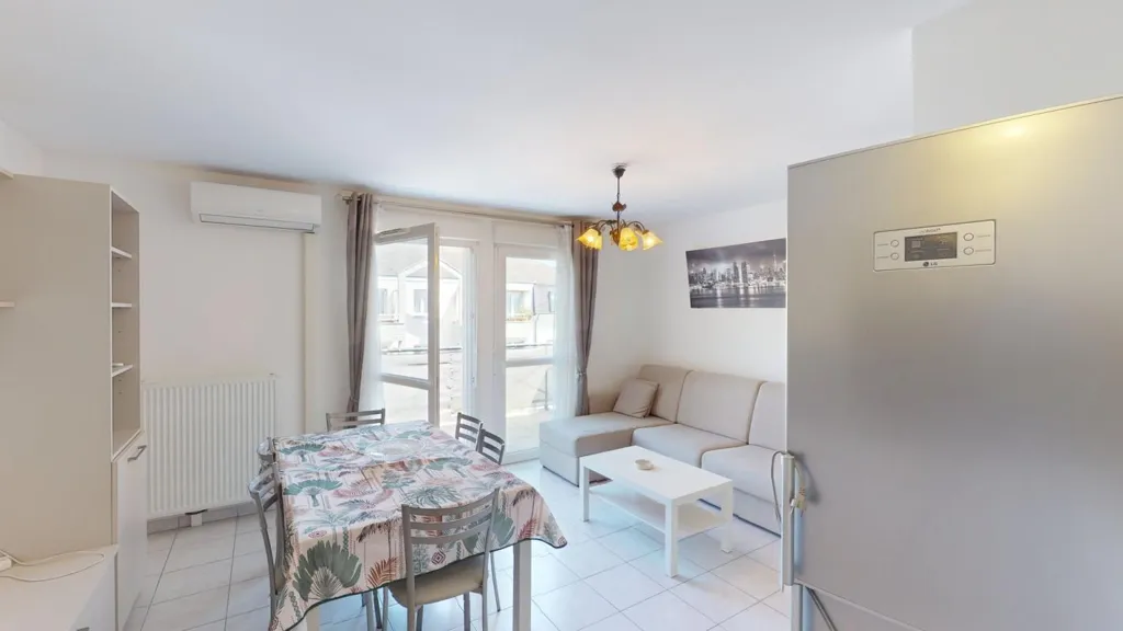 Elutuba - T2 Flat with Balcony in Saran
