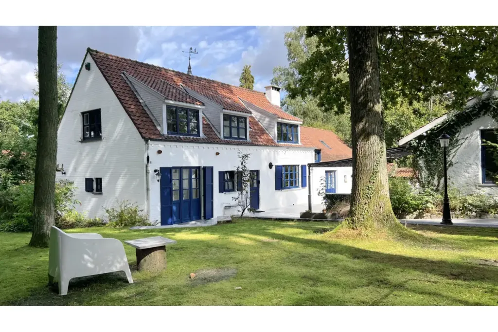 Extérieur - Villa 4 façades avec piscine à Bierges