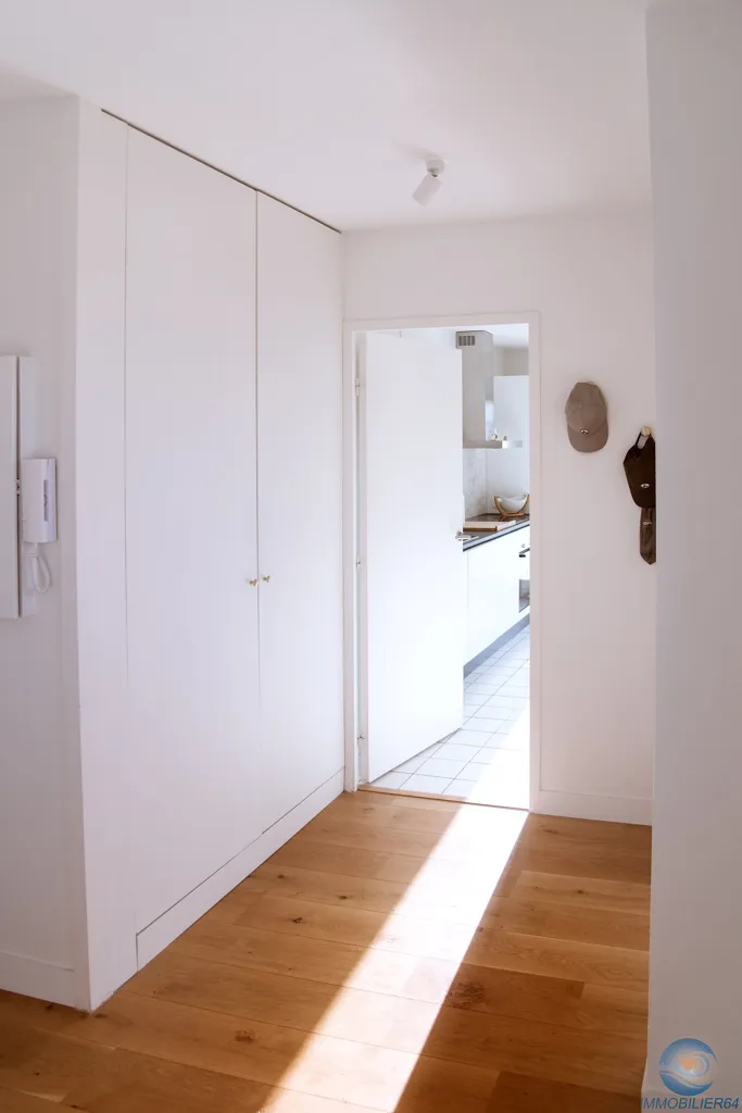 Hallway - Luxury Apartment with Triple Exposure in Biarritz