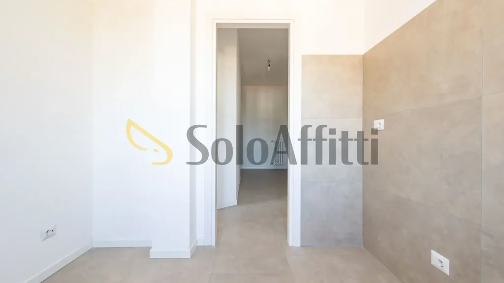 Esik - Modernised 2-Bed Flat with Balcony in Lainate