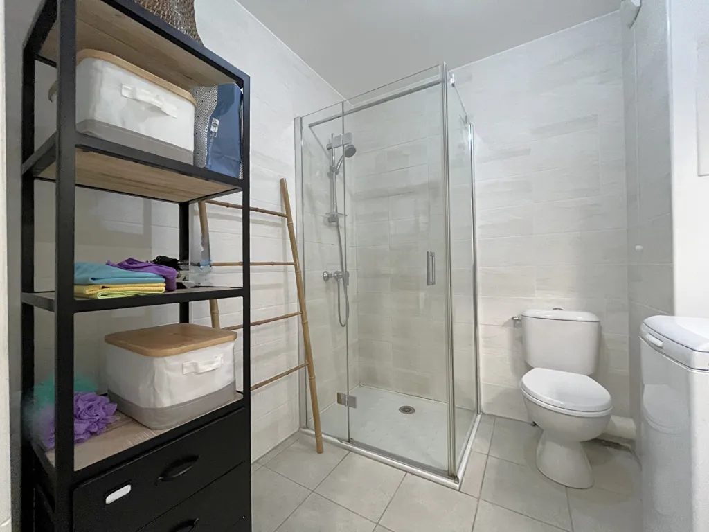 Bathrooms - Flat with Terrace in Saint Herblain Bourg
