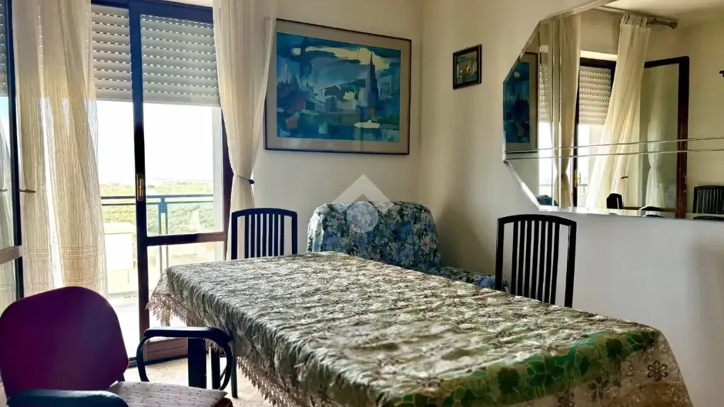 Salle à manger - Top-Floor Apartment with Balcony in Loseto