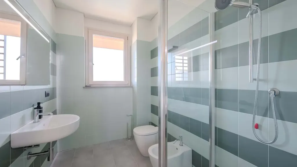 Salles de bain - Apartment with City View and Pool in Milan