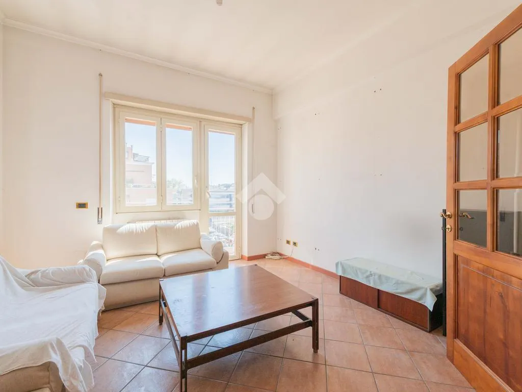 Soggiorno - Apartment with Panoramic Balcony in Rome