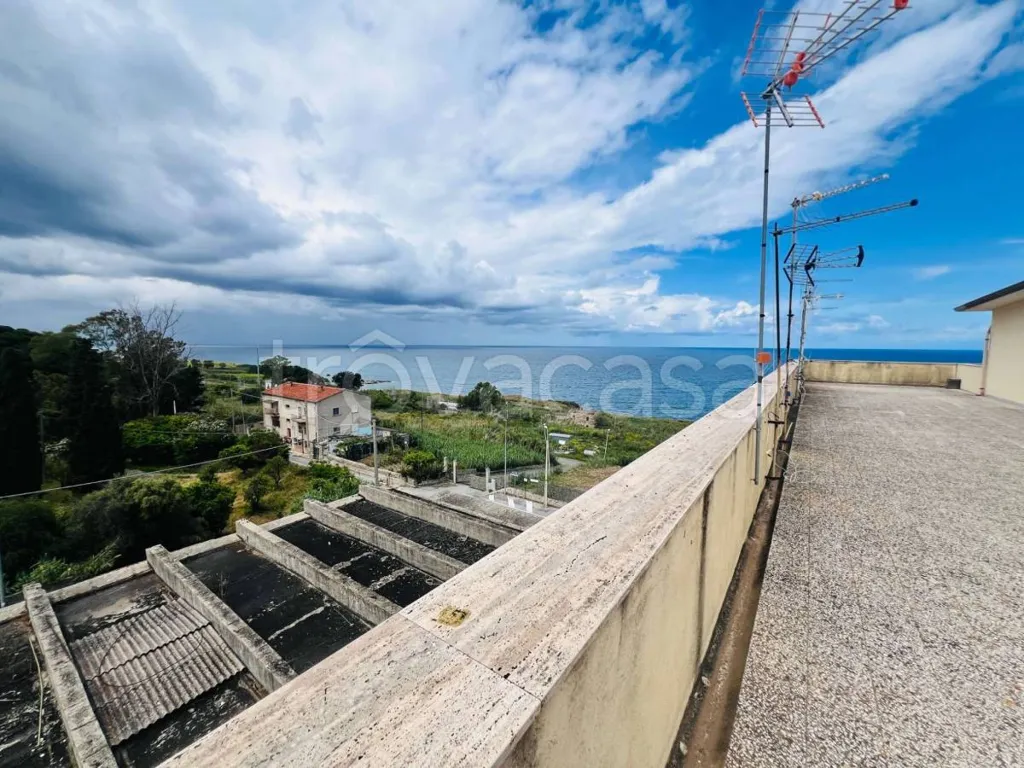 Terrasse - Attico with Sea View in Briatico