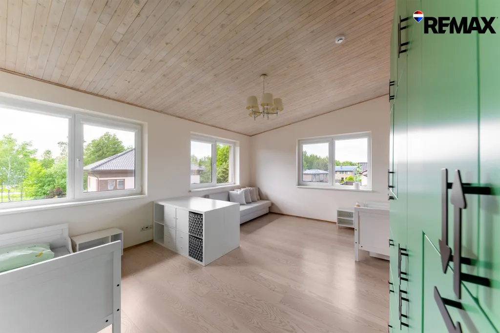 Elutuba - Spacious 3-Bedroom Cottage with Terrace in Tarandė