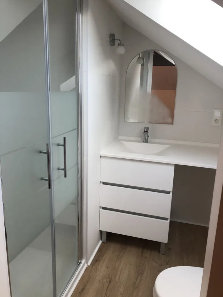 Salles de bain - Appartement T1 Bis avec Terrasse à Changé