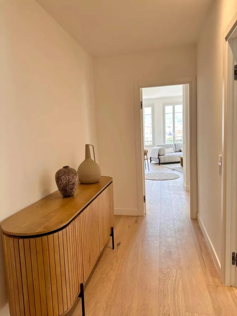 Entrée - Appartement Rénové avec Vue Panoramique à Nice