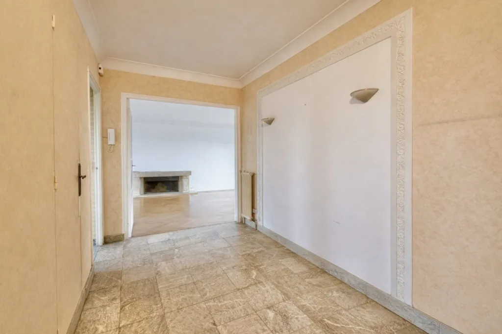 Esik - Apartment with Balcony in Nantes