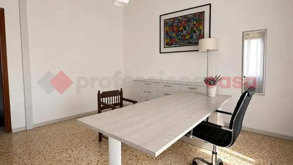 Bureau - Apartment with Sea View in Scauri, Minturno