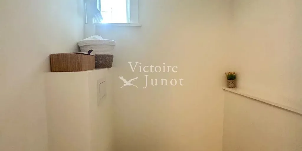 Salles de bain - Appartement Luxe avec Garage à Elsene