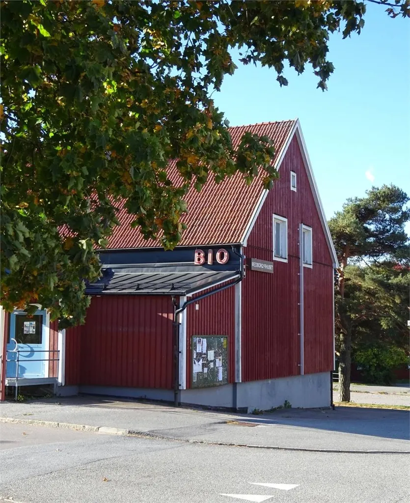 Exterior - Modern Flat with Garden in Old Bålsta
