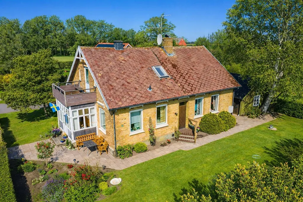 Õhuvaade - Historic Villa with Garden in Fjärestad