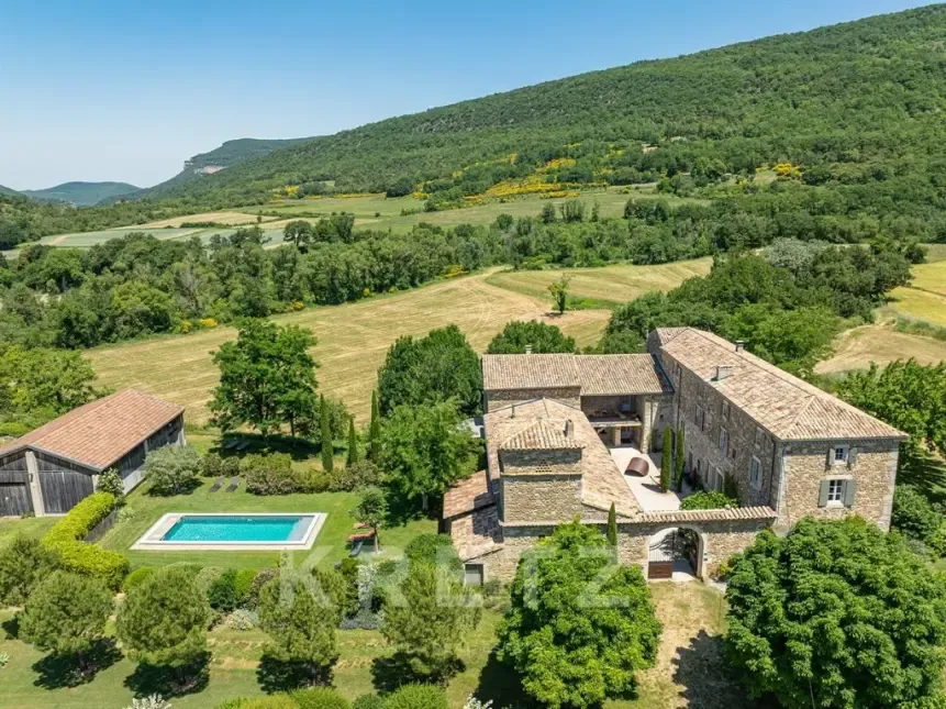 Õhuvaade - Patrimonial Home with Pool in Drôme Provençale