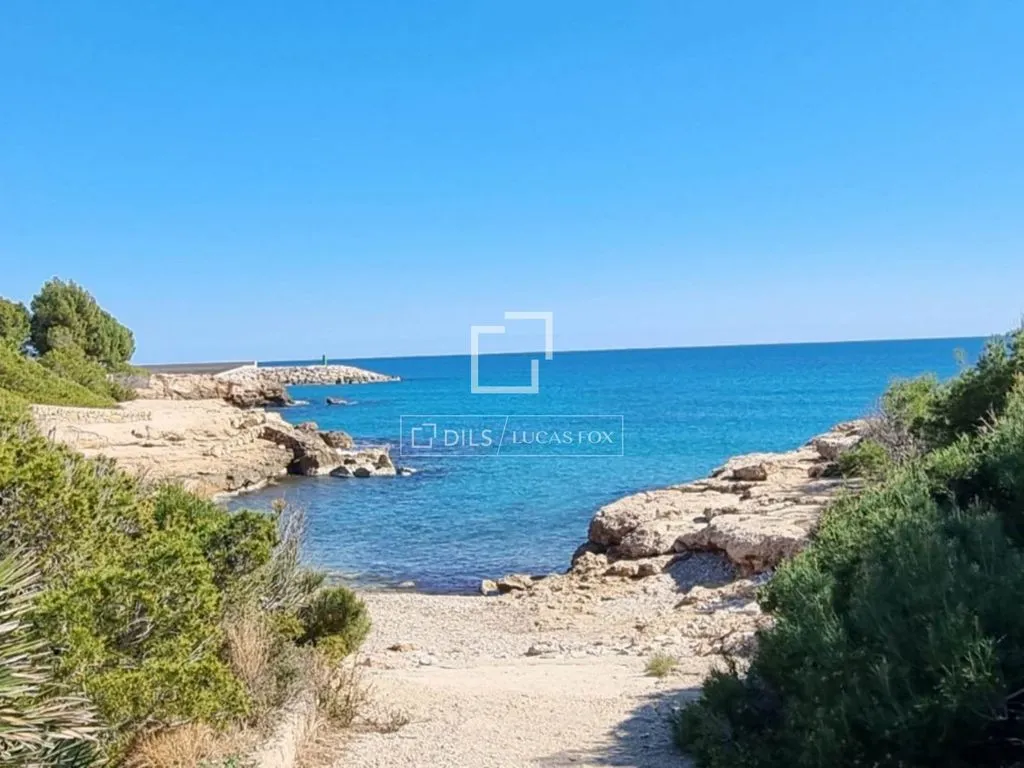 Aed - Seafront Plot in l'Ametlla de Mar, Catalonia