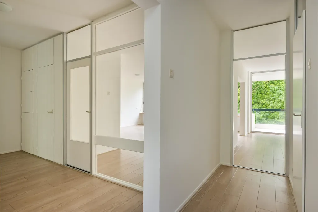 Esik - 4-Bedroom Apartment with Balcony in Doorwerth