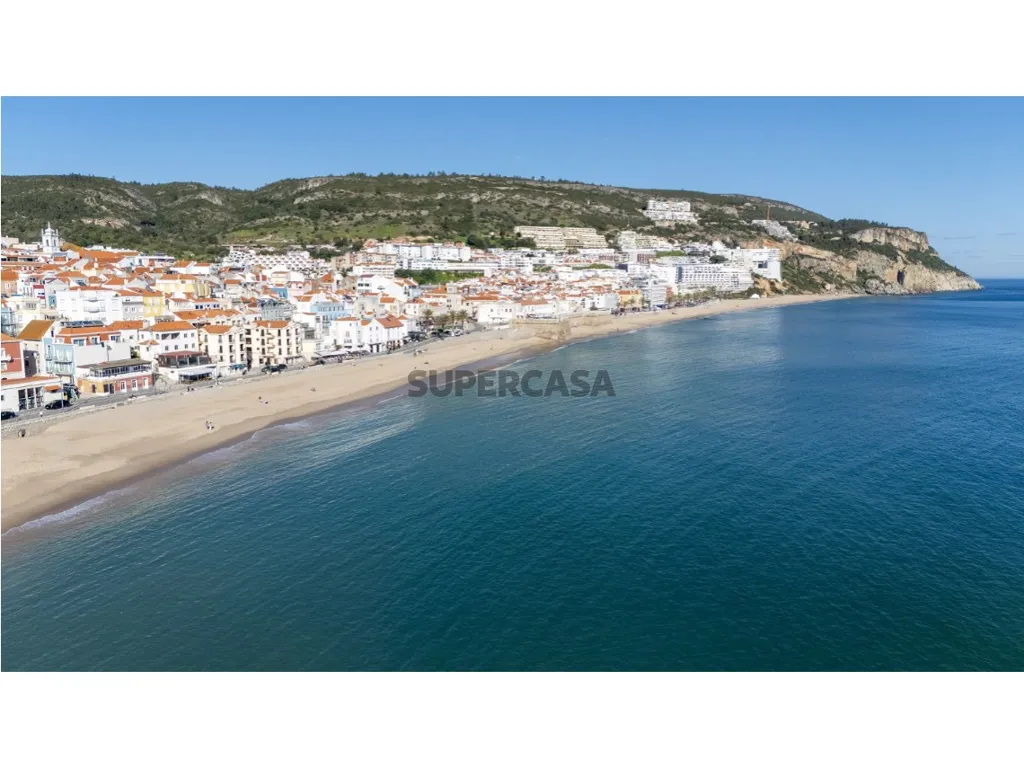 Duplex Flat with Sea View in Sesimbra