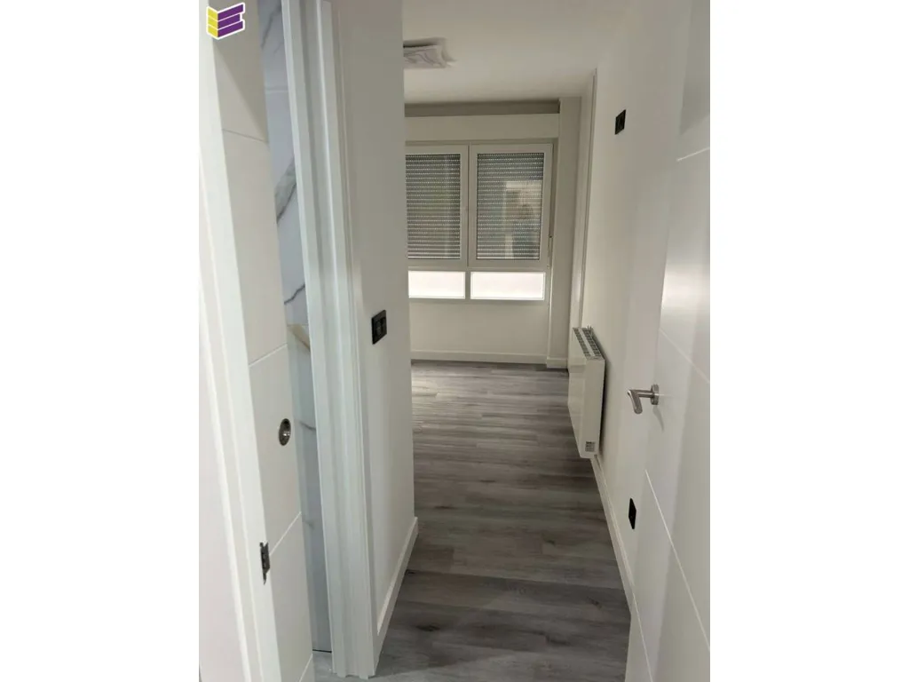 Entrée - Apartment with Terrace and Garage in Teis