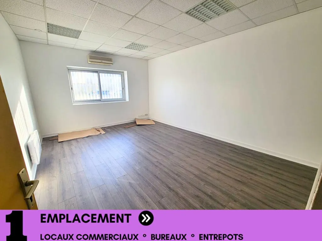 Stanze - Warehouse with Office Space in Saint-Maximin