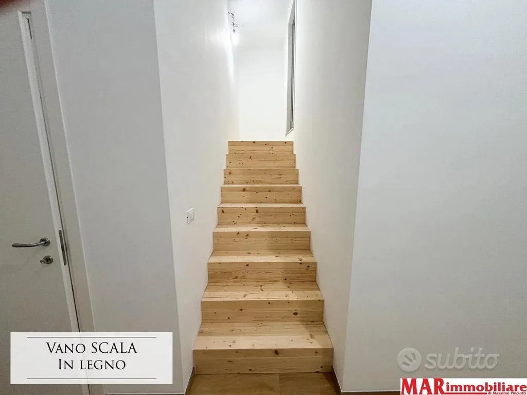 Toad - Office Space with Parking in Montesilvano
